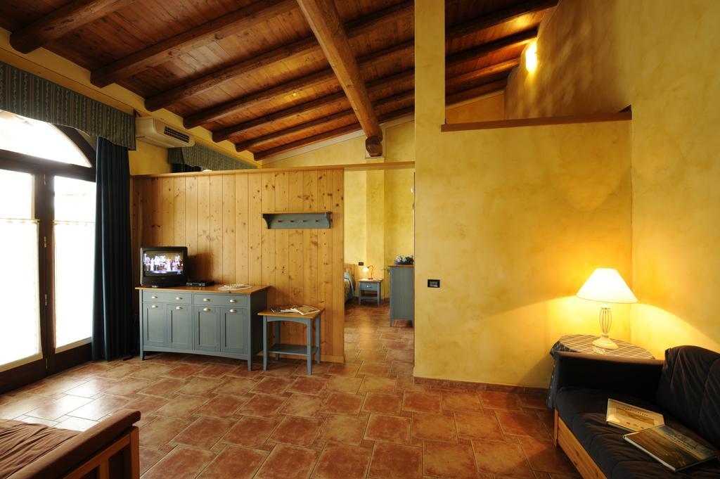 Agriturismo Gian Galeazzo Visconti ξενώνας Valeggio sul Mincio Δωμάτιο φωτογραφία