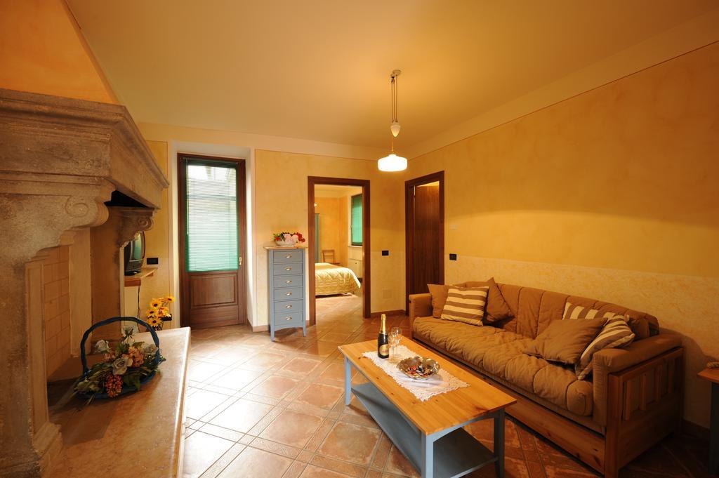 Agriturismo Gian Galeazzo Visconti ξενώνας Valeggio sul Mincio Δωμάτιο φωτογραφία