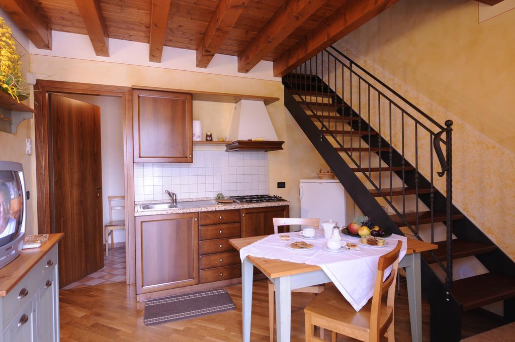 Agriturismo Gian Galeazzo Visconti ξενώνας Valeggio sul Mincio Δωμάτιο φωτογραφία
